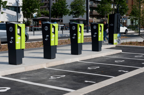 Déploiement de bornes de recharge pour un service d'auto-partage avec possibilités de recharge pour les usages tiers. [Photo Cahors]